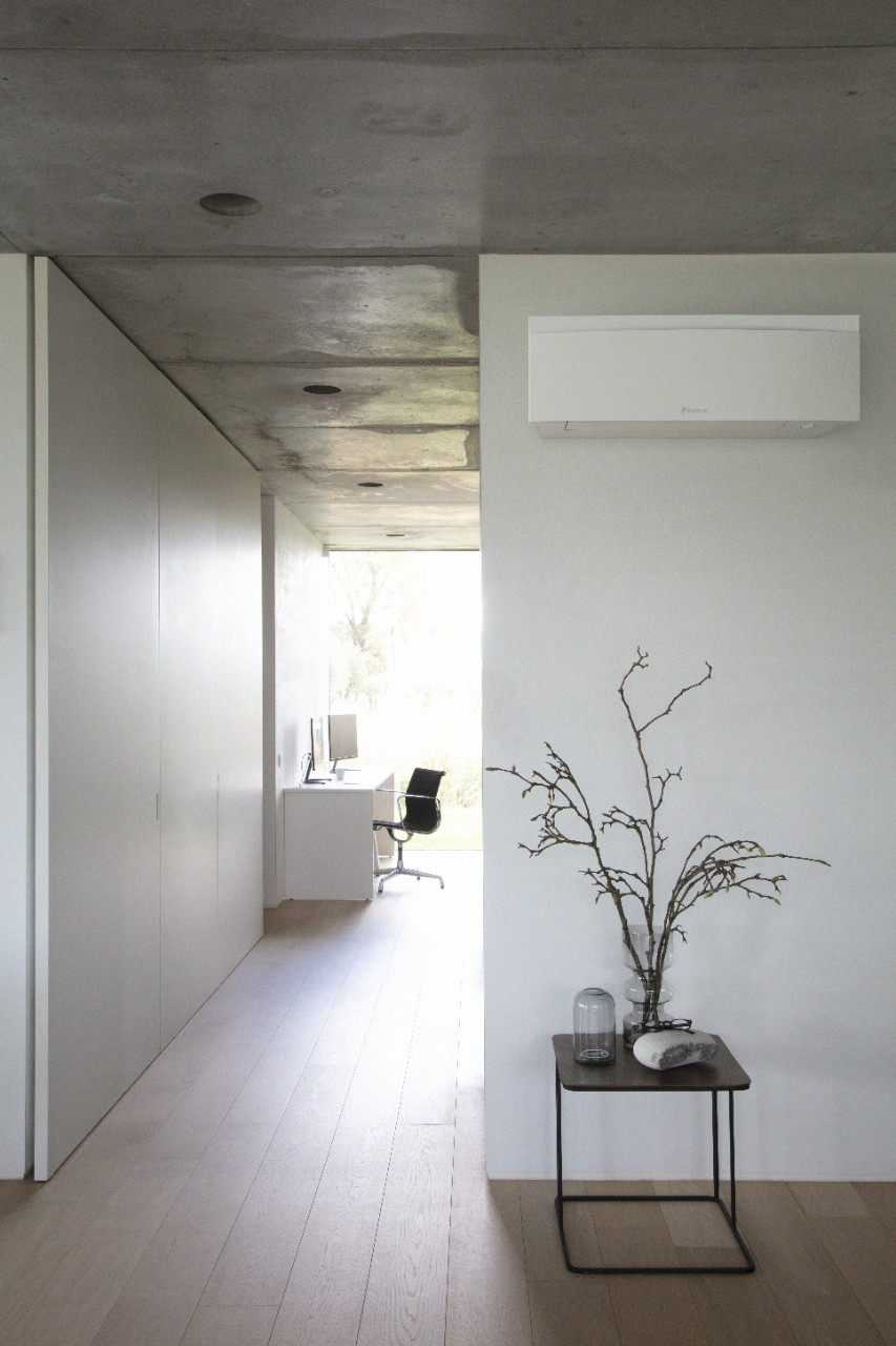 Daikin Emura mat kristal wit